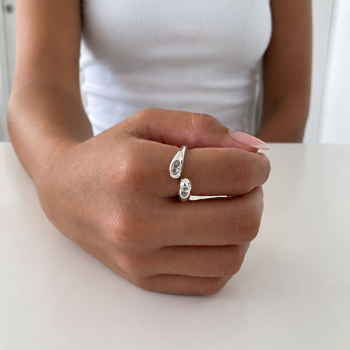 Hug Crystal Ring
