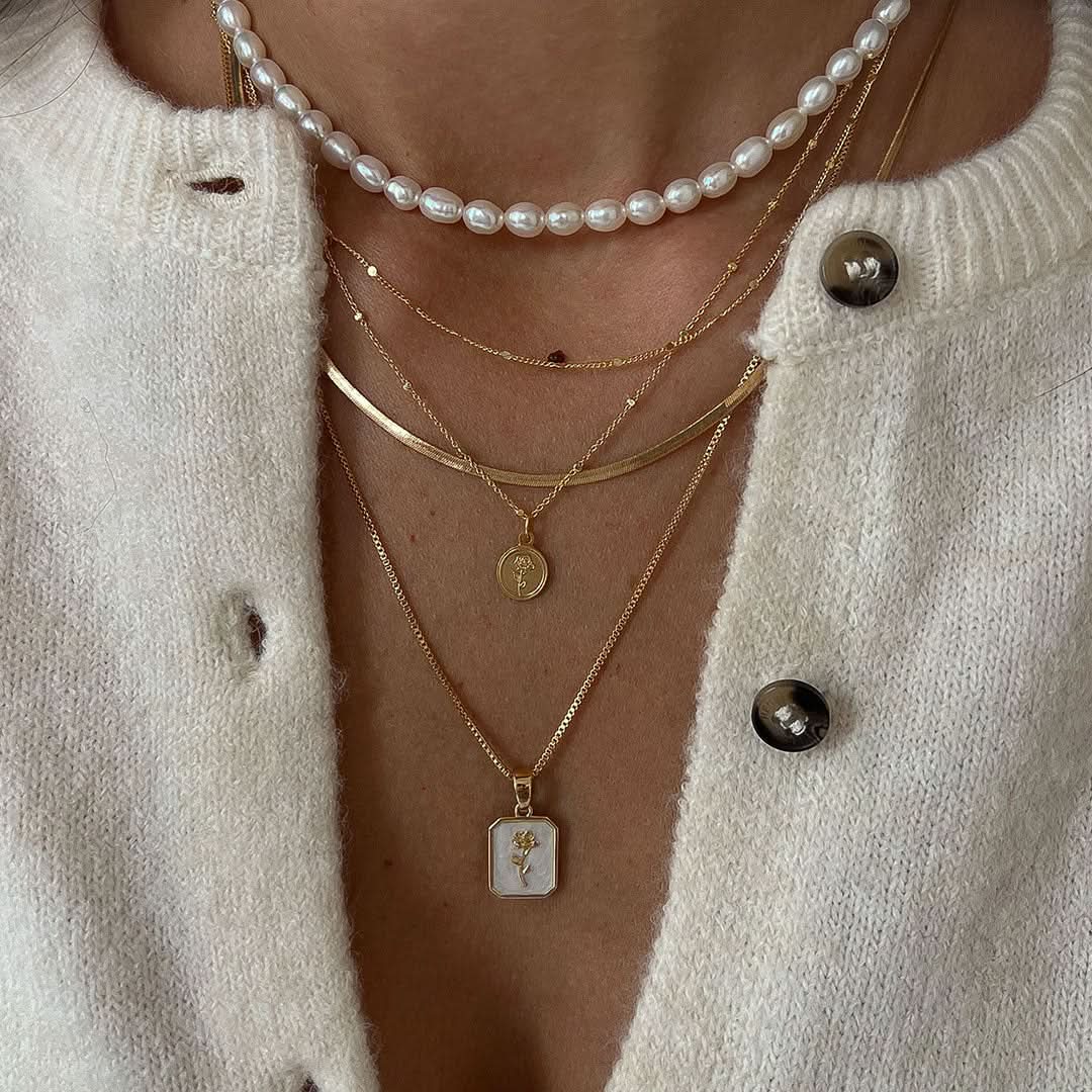 White Rose Necklace