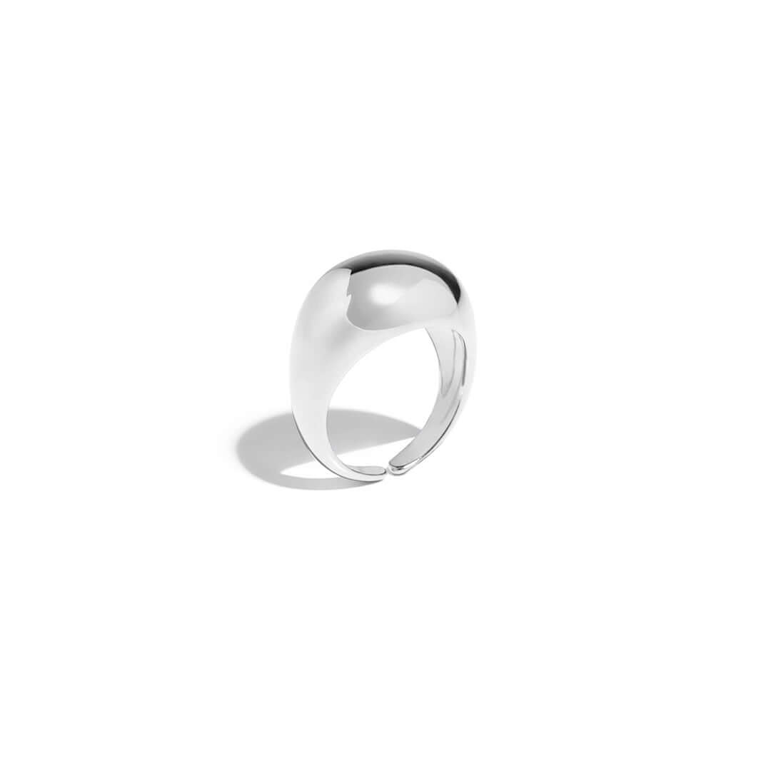 Stylish Olive Ring featuring a bold teardrop shape, perfect for a trend-forward statement.